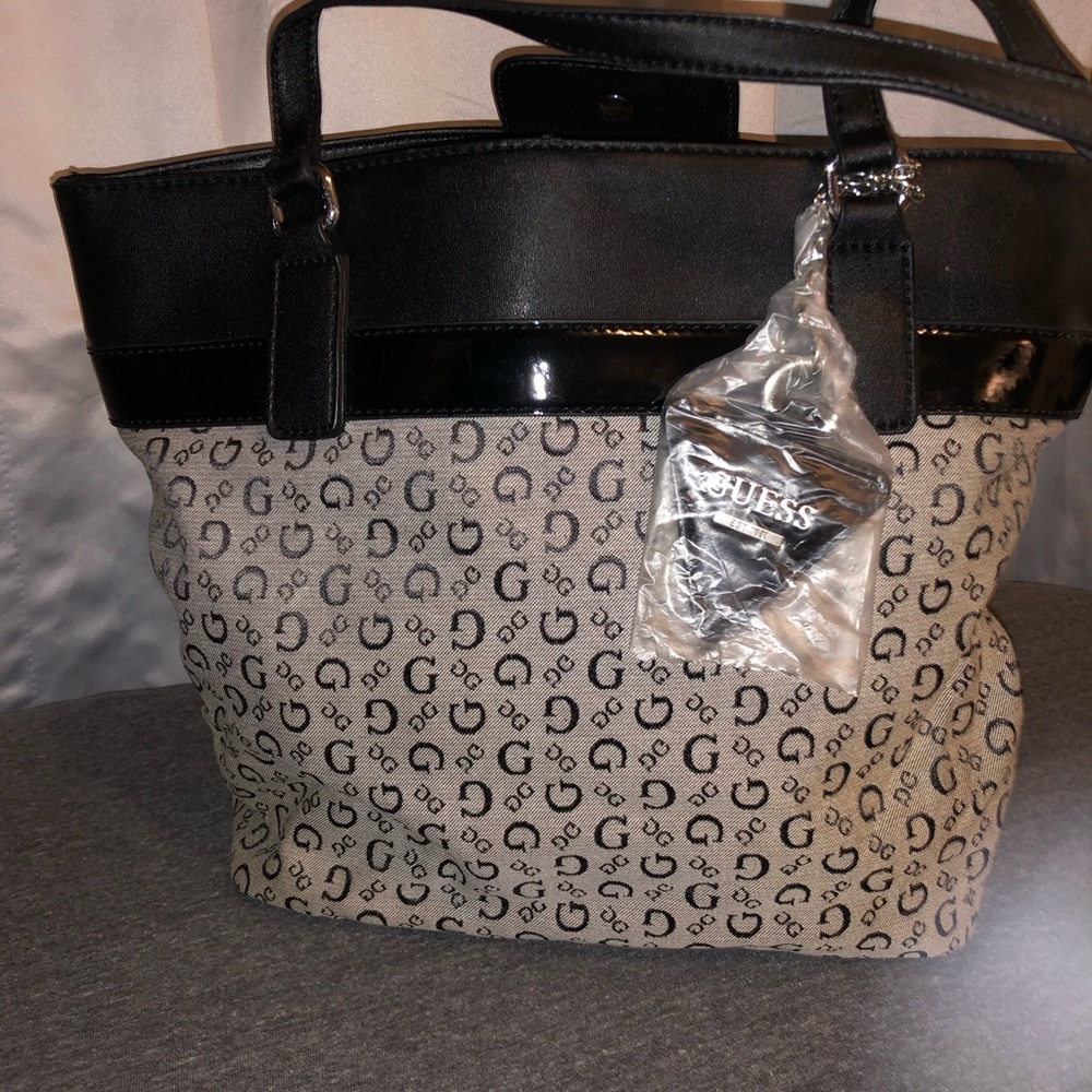 Guess woman’s tote
